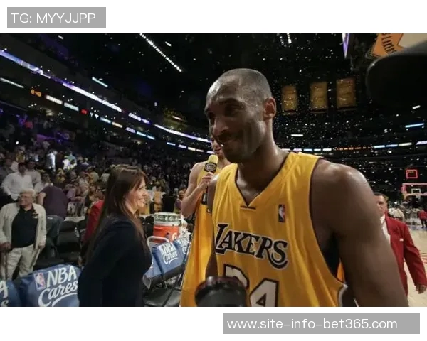 克拉克谈签名鞋科技超越Kobe5和6引发球迷热议 克拉克谈签名鞋科技超越Kobe5和6引发球迷热议