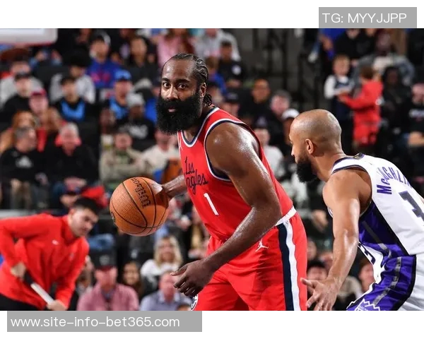 哈登首节狂砍15分全场高效13投10中轻松拿下31分4篮板6助攻2盖帽